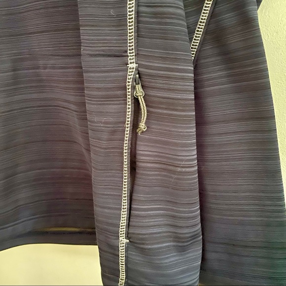 URMC Golisano quarter zip blue Xl with pockets - Picture 4 of 4